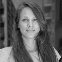 Tara Sinclair's Instagram, Twitter & Facebook