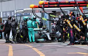 Mercedes f1 team revealed the footage of separating the jammed front right wheel nut from valtteri bottas' f1 car at 10 a.m. Even Ferrari Tried To Remove Valtteri Bottas Wheel Nut Planet F1