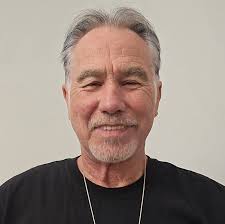 The first poster for Stephen King and Francis Lawrence's #TheLongWalk