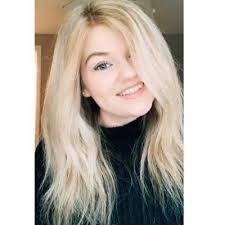 Victoria Costa (@costav32)