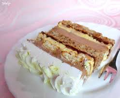 Kinder Torta Mystic Cakes 150g maslaca 150g šećera u prahu 100g skoro sam vidjela sliku ove ruske torte i učinila mi se zanimljivom. kinder torta mystic cakes