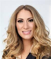 Fanny Diaz's Instagram, Twitter & Facebook