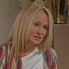 Les feux de l'amour (spoiler) : Chelsea accepte l'aide de Sharon après sa  tentative de suicide