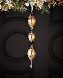 Wrap your christmas tree with burlap or plaid ribbon. Best White Christmas Tree Decor White Ornaments For Your Tree