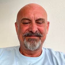 🕊️ Charlie Kirk's Final Journey Home Charlie Kirk's body has been flown  back to his hometown aboard Air Force Two. Supporters and loved ones mourn  the loss of a powerful conservative voice