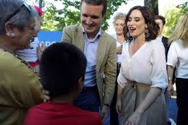 Al conocerse los datos que daban una victoria aplastante a la política de derechas en la calle génova, lugar donde se ubica la sede del pp en madrid, se ha. Viajarparacontarlo Com Otra Perla Mas De Diaz Ayuso Y Van