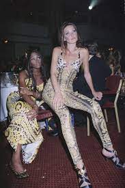 Carla bruni 90s photos and premium high res pictures. That S So 90s Vogue Editors Share Their Favorite Fashion Memories From This Year S Most Trending Decade 90s Supermodels Fashion Original Supermodels