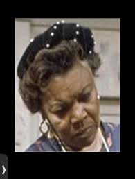 I think its bs how she didnt get payed for a double role