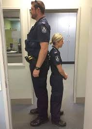 He S 6 9 She S 5 1 Together They Patrol Cairns Australia Tall People Funny Pictures Laugh