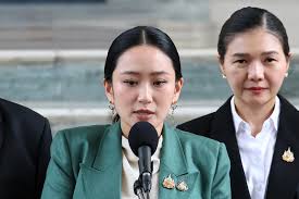 Thailands Powerful Shinawatra Family Grapples With Its Biggest Challenge  Yet - Bloomberg