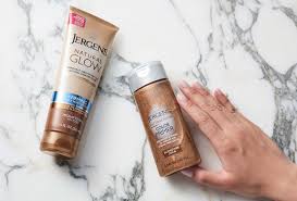 Jergens natural glow self tanning lotion gradually tans skin, even when the beach is miles (or months) away. Jergens Natural Glow Range Reviews Beauty Crew