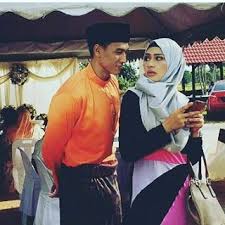 Rahsia drama sayangku kapten mukhriz episod 28 akhir yang di slot akasia tv3 mula mendapat sambutan ramai sejak ditayangkan beberapa tak terasa dah masuk ke penghujung episod akhir untuk drama akasia sayangku kapten mukhriz. Sayangku Kapten Mukhriz Episode Akhir
