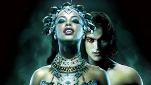 She played the role of an ancient vampire, queen akasha, which she described as a manipulative, crazy, sexual being.19. Syfy 40 Thoughts I Had While Watching Queen Of The Damned