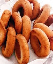 Biscoito Frito De Polvilho Doce E Farinha De Trigo Numa Tigela Junte Os Ovos O Acucar O Sal O Fermento A Manteiga O Leite E A Farinha Rosquinha De Polvilho Receitas Com Polvilho Biscoito De Polvilho Frito