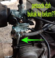 Bila bateri kereta kong, ianya tak dapat mengecaj dan membekalkan kuasa elektrik kepada kereta untuk start enjin. Punca Motor Tak Mahu Hidup Pada Pelbagai Situasi Cakap Pomen Motor