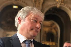 Laurent Hénart, ancien maire de Nancy, propose un "grand plan parking" pour  relancer le commerce