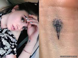 71 » Tattoo Styles » Stick-and-Poke