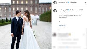 Un matrimonio o un anniversario di matrimonio è sinonimo di bellezza per antonomasia. Cristina Chiabotto La Romantica Dedica Al Marito Su Instagram Per L Anniversario Di Nozze Dilei