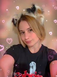 Infamous influencer Gypsy-Rose Blanchard stuns in new selfies.