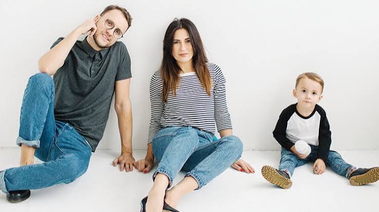 Çocuğun Mutluluğu İçin: Minimalist Ebeveynlik ve Az Oyuncakla Daha Çok Oyun