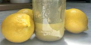 Valerie Bertinelli Shakes Up A Zesty Lemon Vinaigrette With Just 4 Ingredients Recipe In 2020 Lemon Vinaigrette Fresh Tomato Sauce Vinaigrette