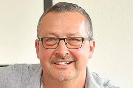 Roland Beckum zieht Erste zurück