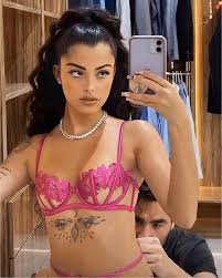 Upload any content of malu & … Malu Trevejo Viert Haar 18e Verjaardag Met Onlyfans Account