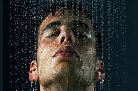 چند بار در هفته حمام کنیم تا موهایمان نریزد؟