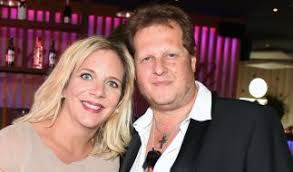 May 03, 2021 · caro robens sah früher tatsächlich ganz anders aus wie groß das interesse an dem aussehen von caro robens ist, wird deutlich, wenn man ihren namen bei google eingibt. Andreas Caro Robens Lumpenpack Vox Stars Teilen Gegen Danni Buchner Und Co Aus News De