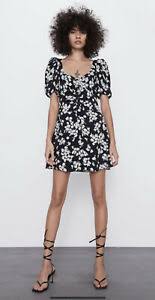 A kínálat mindennap több ezer új minőségi képpel bővül. Zara Trf Black Short V Neck Puff Sleeves Floral Daisy Print Dress Size Xs Ebay
