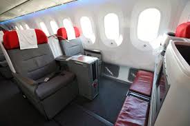 Hace unos meses contábamos que latam recibía su primer 777 con la nueva premium business. Review Latam Business Class Boeing 787 9 Dreamliner God Save The Points