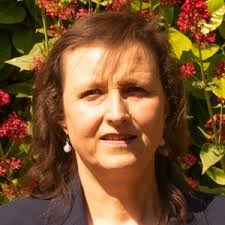 Heather Peacock's Instagram, Twitter & Facebook