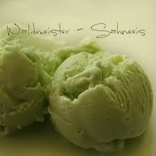 Waldmeister Eis Is The Yummiest Stuff On The Planet Who Knew I Liked Herbaceous Ice Cream Waldmeister Diy Eiscreme Waldmeistereis