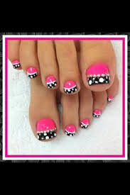 The nail has been painted with a pink and black gradient look. 20 Adorable Toe Nail Designs For 2016 Pretty Designs Easy Toe Nail Designs Toenail Art Designs Simple Toe Nails