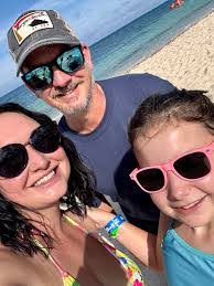 Lorraine Plummer's Instagram, Twitter & Facebook