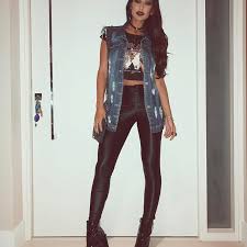 Camisetas Femininas Compridas Para Usar Com Legging Tap For Incredible Fitness Leggings Yoga And Gym Items At The Incredible Shire Fire Super Sales At 40 Off Or More Looks Com Colete Jeans Looks Look Legging