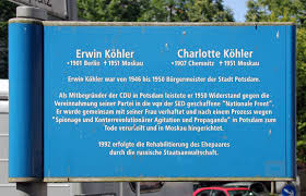 Datei:Gedenktafel Köhlerplatz (Potsdam) Erwin Köhler.jpg
