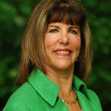 Lynda Connor's Instagram, Twitter & Facebook