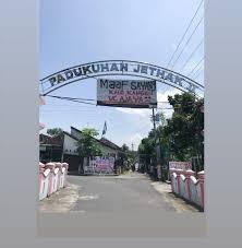 Was er damit meint ++ wie hart die regeln werden sollen. 13 Gambar Spanduk Unik Saat Lockdown Corona Kocak Bikin Mikir