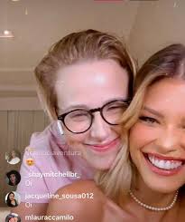 Vitória strada e marcella ricareprodução. Vitoria Strada Relembra Primeiro Beijo Em Marcella Rica Pulei Em Cima Dela Famosos Gshow