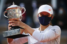 Running yet another opponent this way and that on the red clay. Iga Swiatek Defeats Sofia Kenin For French Open Title Los Angeles Times