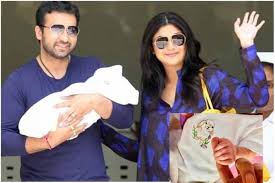 Actress shilpa shetty kundra , who is quite active on social media, was spotted with her daughter samisha today in the city. Good News Shilpa Shetty And Raj Kundra Welcome Baby Girl Samisha Via Surrogacy Ibtimes India