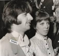 21st July, 1932 Guests arrive at the Royal Garden Party at Buckingham  Palace.