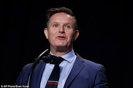 Read about tom arnold net worth, achievements, career, and more. Mark Burnett Net Worth Revealed After Emmy S Fight With Tom Arnold Daily Mail Online