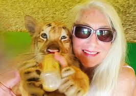 Do Uxmal one bedroom units have a balcony?