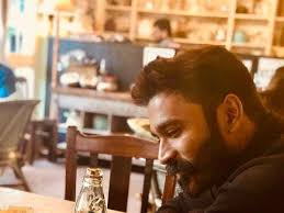 Dhanush joins the cast along with narcos star wagner moura, once upon a time in hollywood child actor julia butters and game of thrones alum jessica henwick, netflix said in a post on twitter. Photo Is This Dhanush S New Look For The Gray Man Actor S Latest Picture Goes Viral