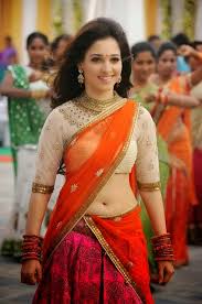 Yamini bhaskar half saree navel show. Navel Show In Wedding