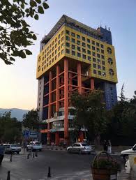 Park ve bahçeler yaza hazırlanıyor. An Absurd Building In Kahramanmaras Turkey Urbanhell