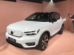 Engineers developed a new and unique safety structure for passengers and the battery pack in the xc40 recharge to give it a reinforced frontal structure to deal with the absence of the engine. Volvo Xc40 Recharge P8 Orders Open For Electric Suv Autocar