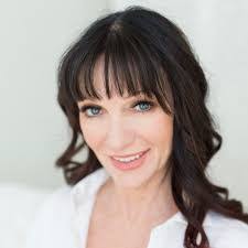 Meredith Bowles's Instagram, Twitter & Facebook